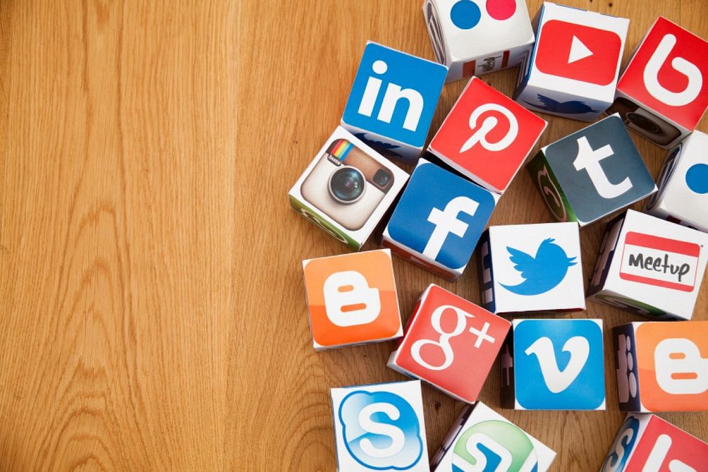إدارة منصات التواصل الاجتماعي